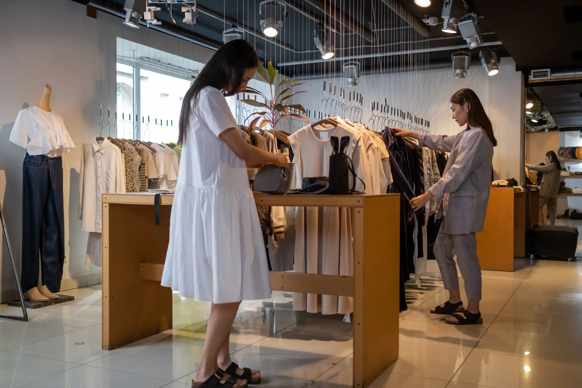 崧霏电饭锅与电磁炉产品技术参数对比分析